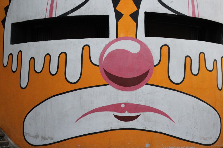 Der alte, hässliche Betonbunker an der Meerespromenade hat ein neues Gesicht...und einen Grund, beachtet zu werden.