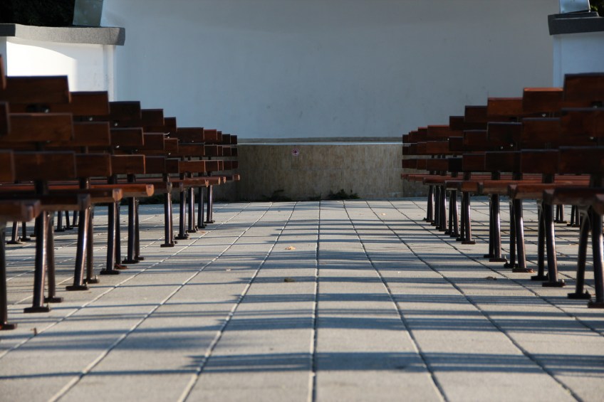 „Die Schnecke“ – so nennen Burgaslii diese kleine Open-Air Bühne im Meeresgarten