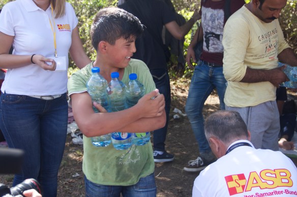 Über 35 Grad Hitze: Durst im "Dschungel" von Serbien. Foto: Rayna Breuer